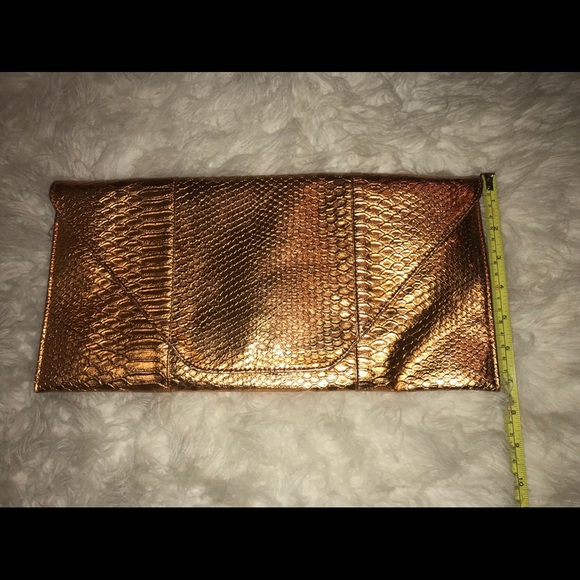 (NWOT)Large clutch(New w/o tags) - Picture 4 of 6